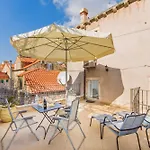 Hidden Gem Old Town Apartments By Irundo